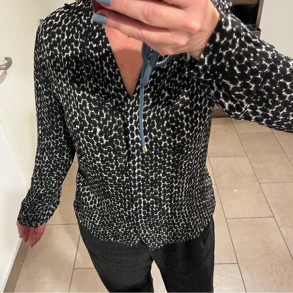 Violet & Claire Black and White Blouse Size Medium - Picture 2 of 10